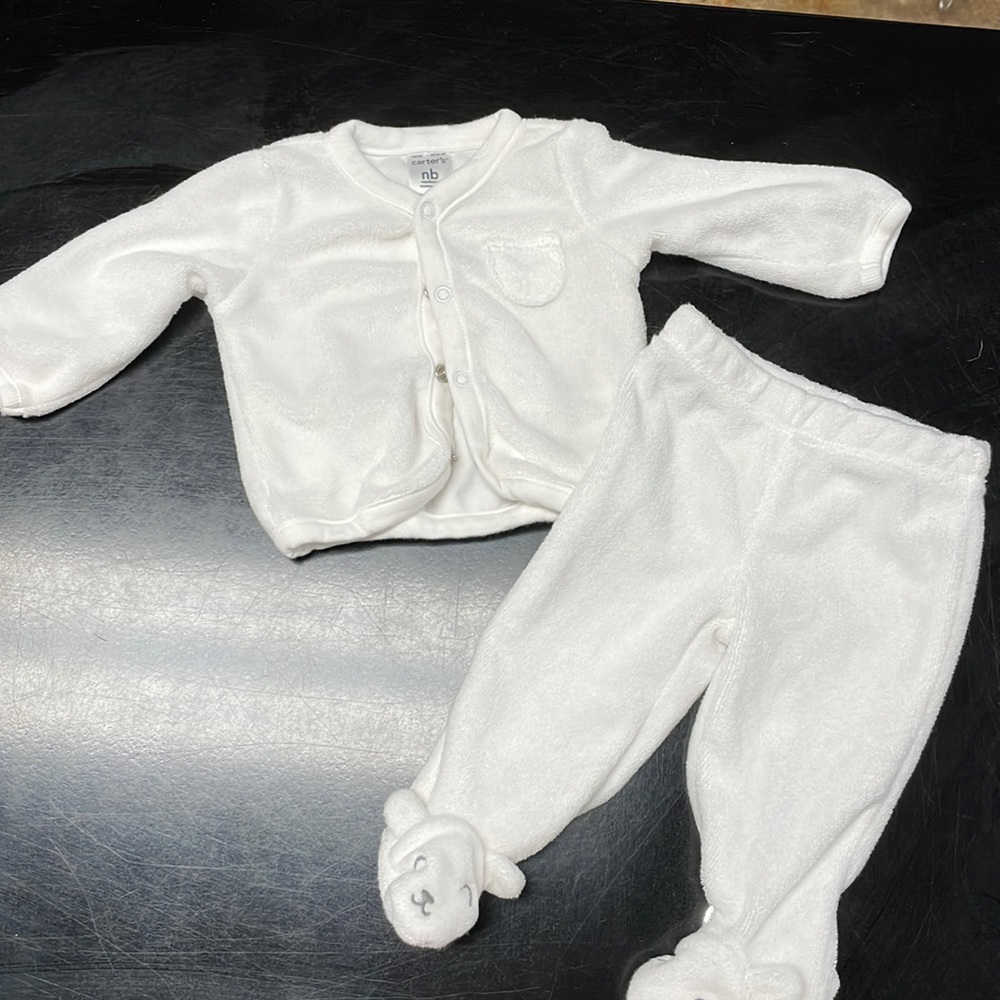 Carters Newborn outfit VGUC